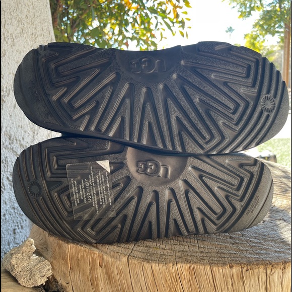 Ugg Kids Daelynn Boot Black - Picture 3 of 4